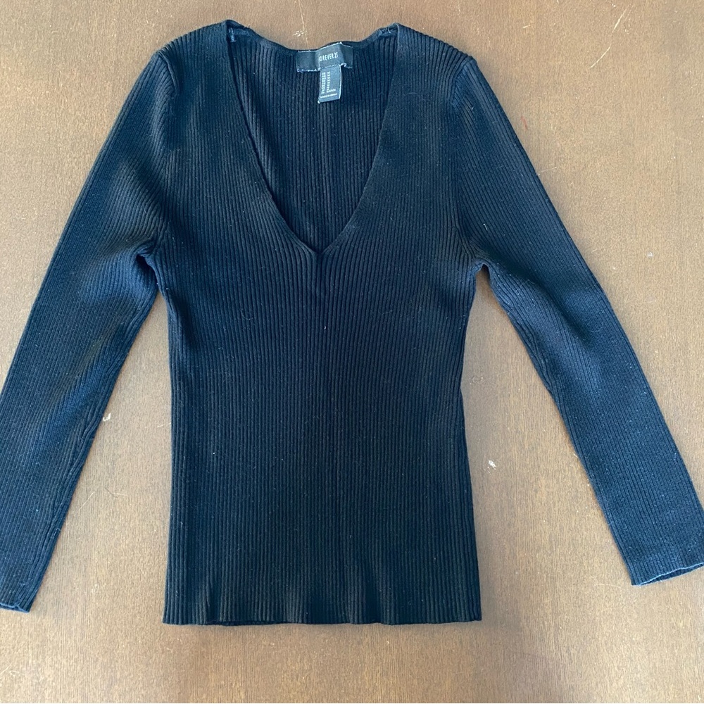 Black Ribbed V-Neck Long Sleeve Top